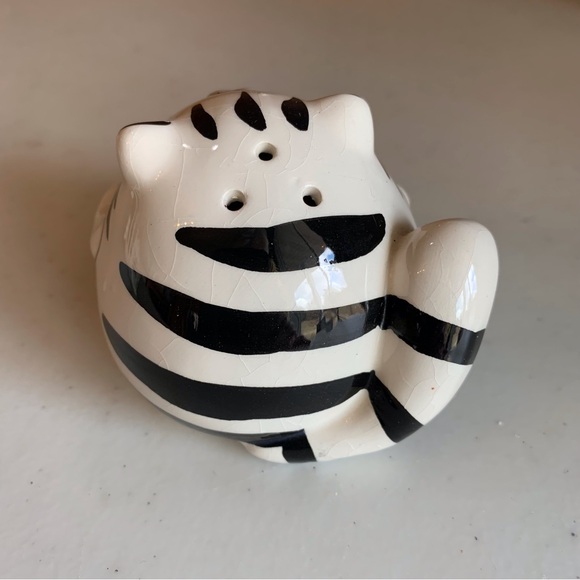 Pier 1- Fat Cat Sugar Creamer Salt Pepper Black & White Striped Cats 4 Piece - Picture 8 of 14